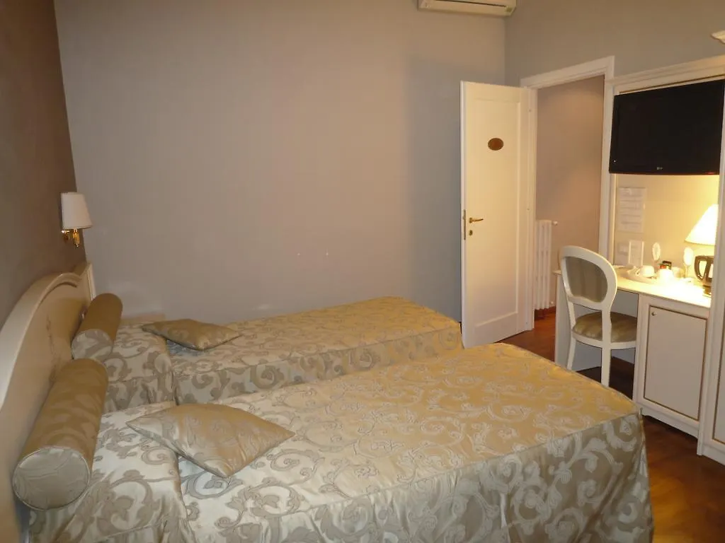 Domus Bocca Di Leone Hotel Rome