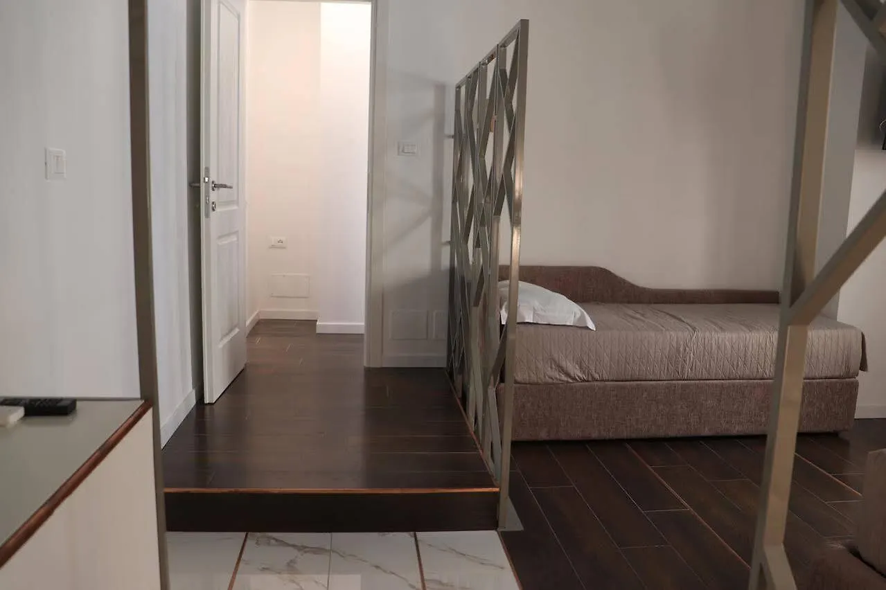 *** Guest house Domus Bocca Di Leone Hotel Rome Italy